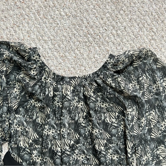 Lilly Lou Animal Print Belted Blouse Womens Small Pullover Relaxed Flowy Sheer - Picture 6 of 10